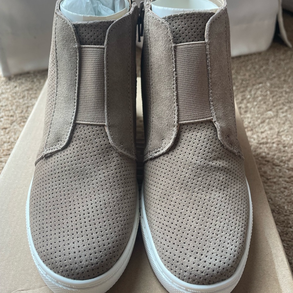 Steve Madden Clara Wedge Sneaker Size 7